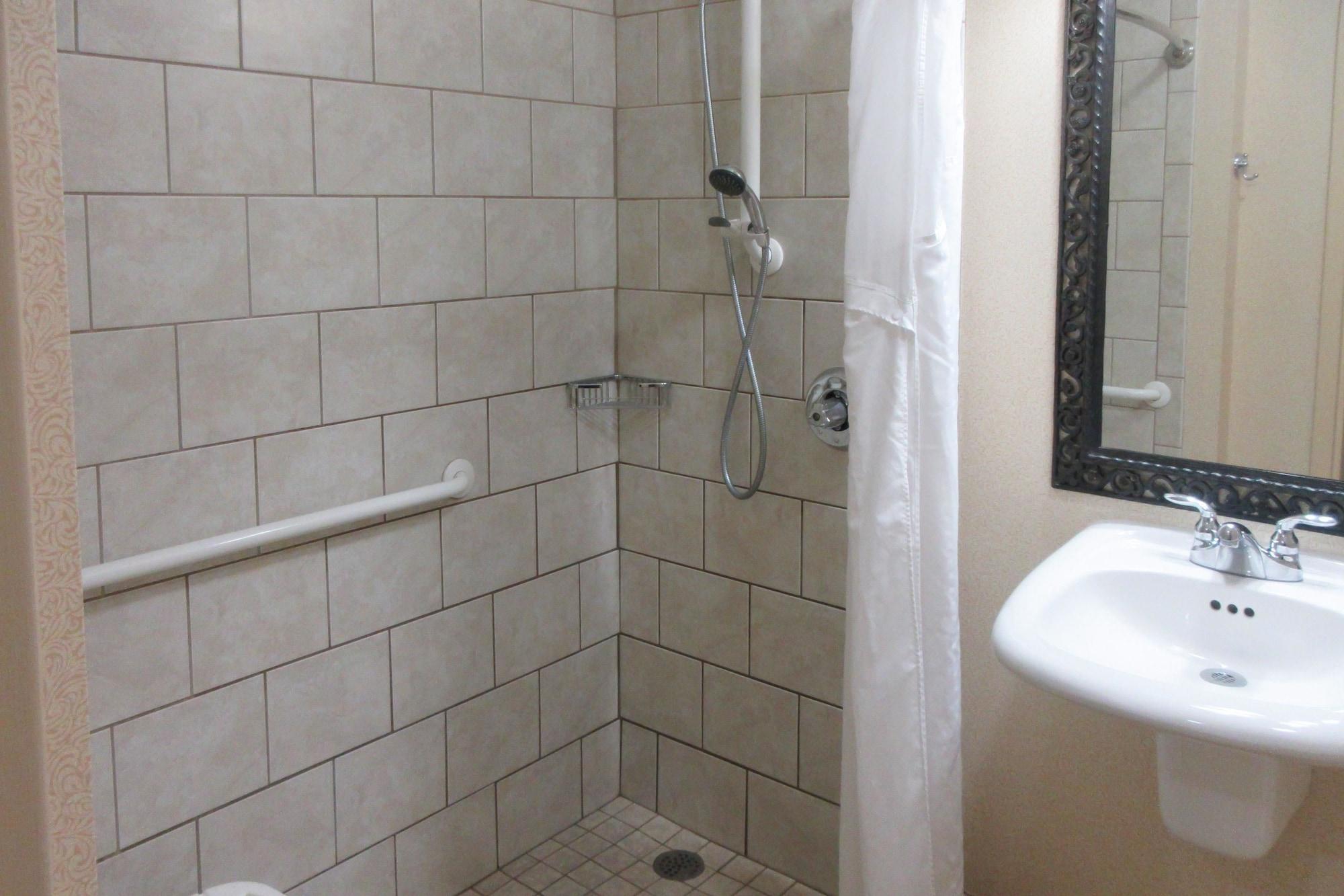 Quality Inn Oneonta Cooperstown Area Bagian luar foto
