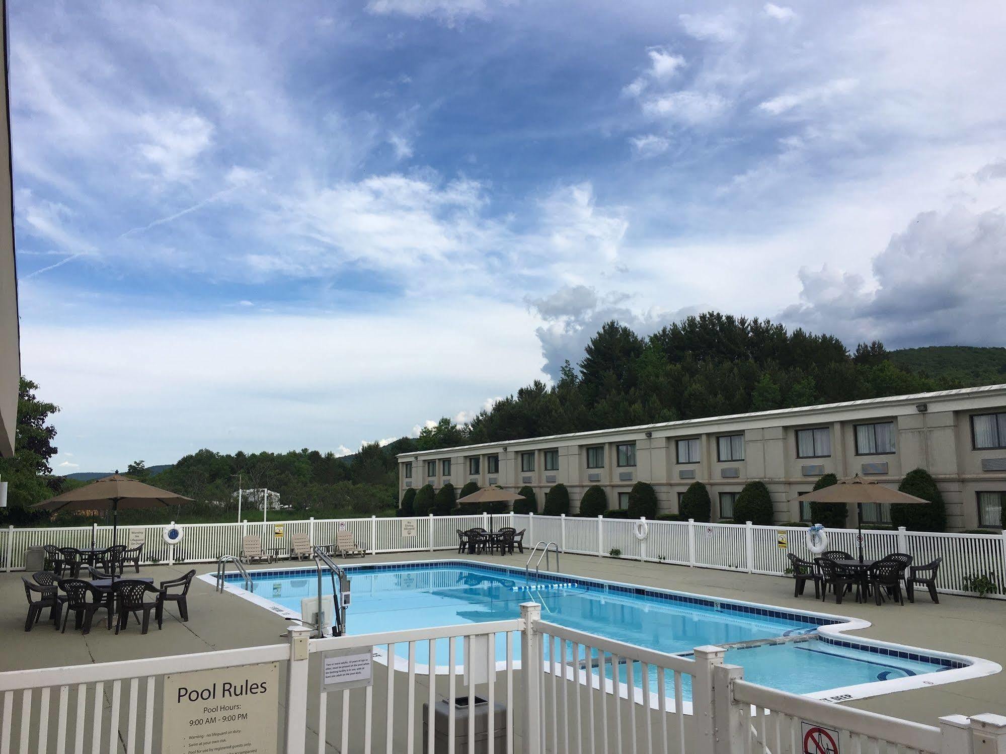 Quality Inn Oneonta Cooperstown Area Bagian luar foto